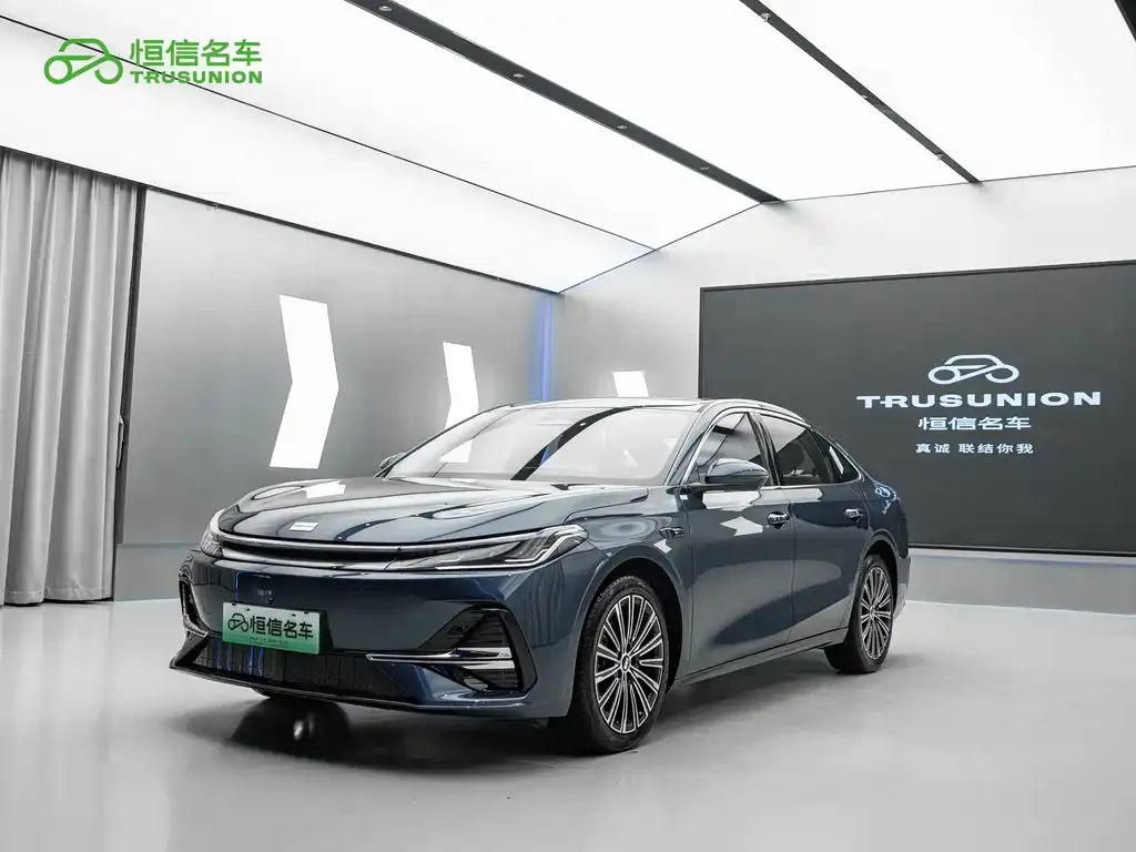 Geely Galaxy A7 — фото 1
