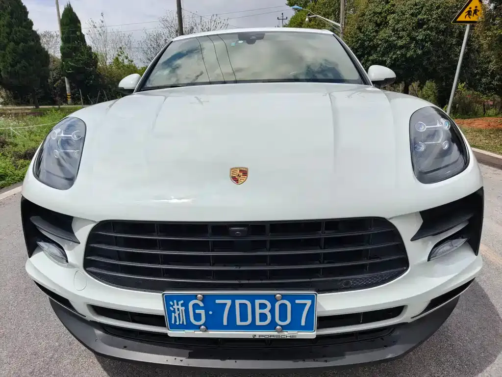 Porsche Macan — фото 1