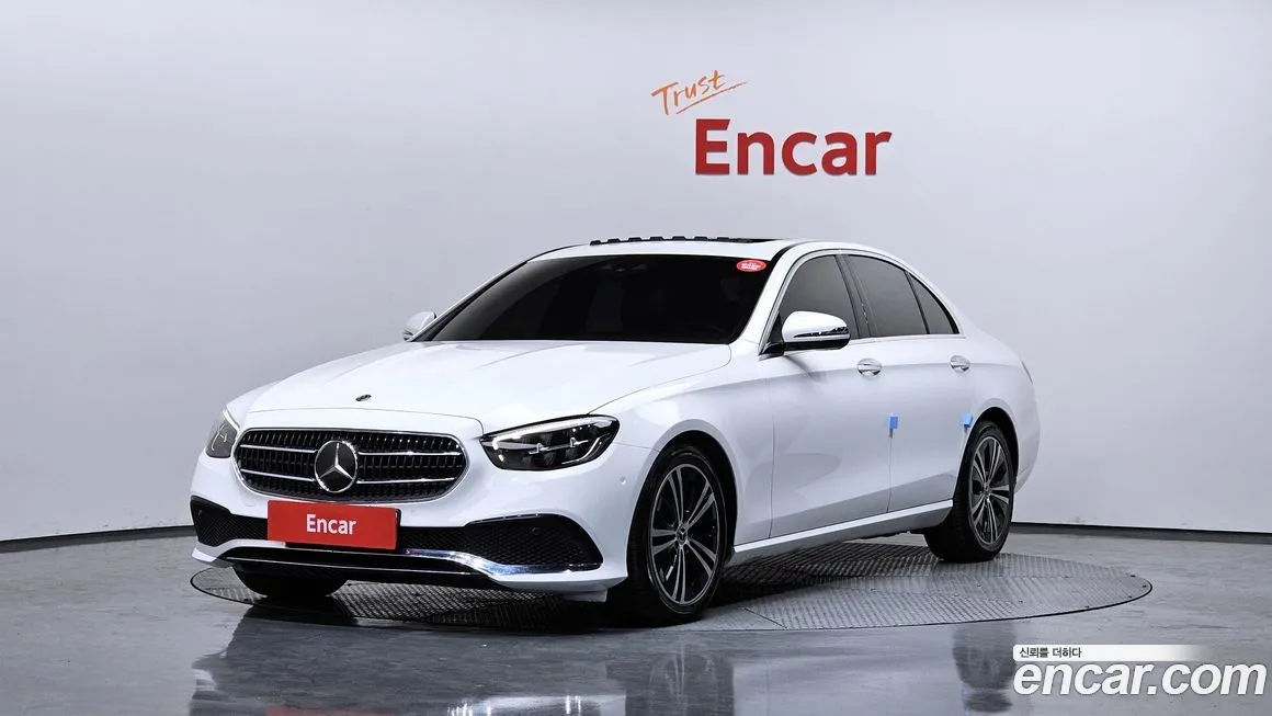 Mercedes-Benz E-Class — фото 1