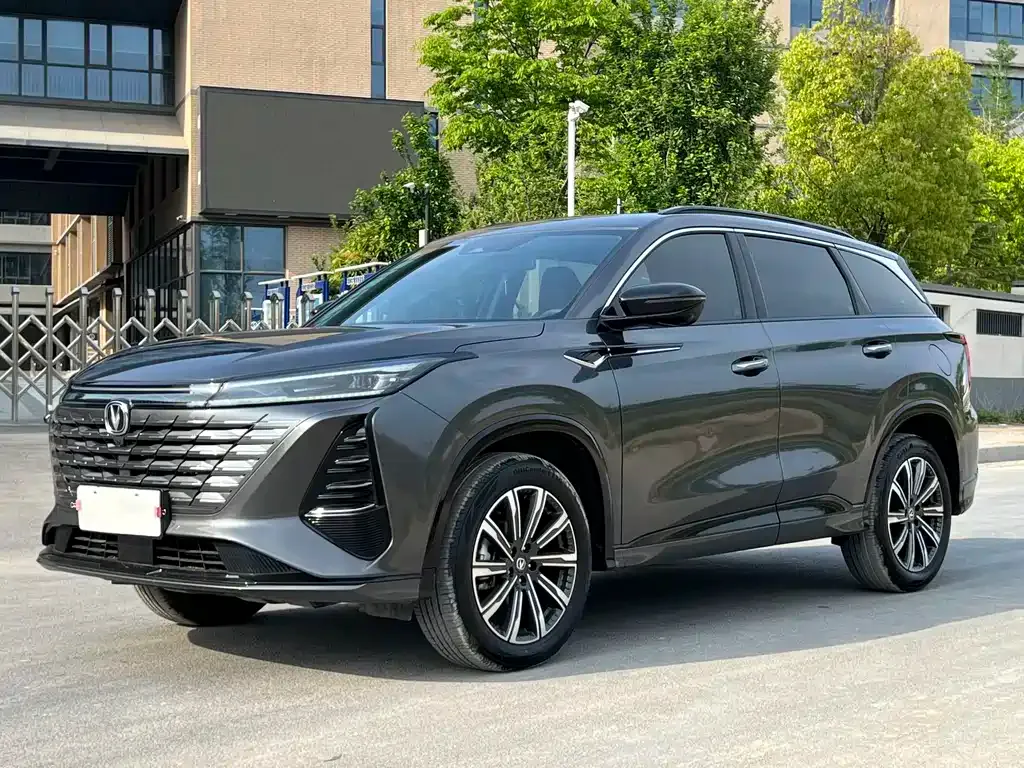 Changan CS75PLUS — фото 1