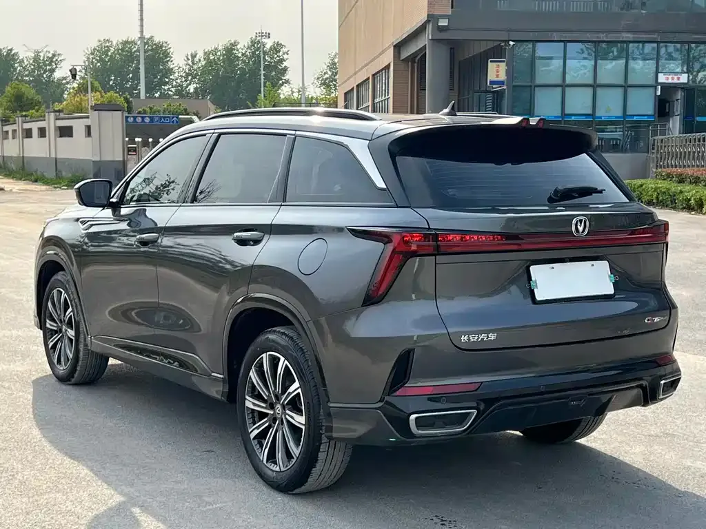 Changan CS75PLUS — фото 9