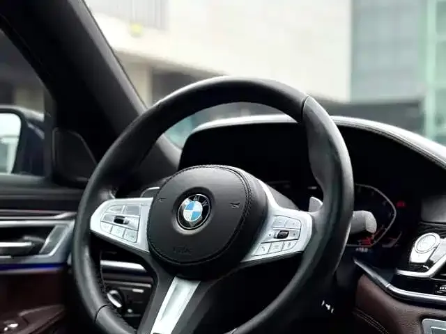 BMW 7 Series — фото 2