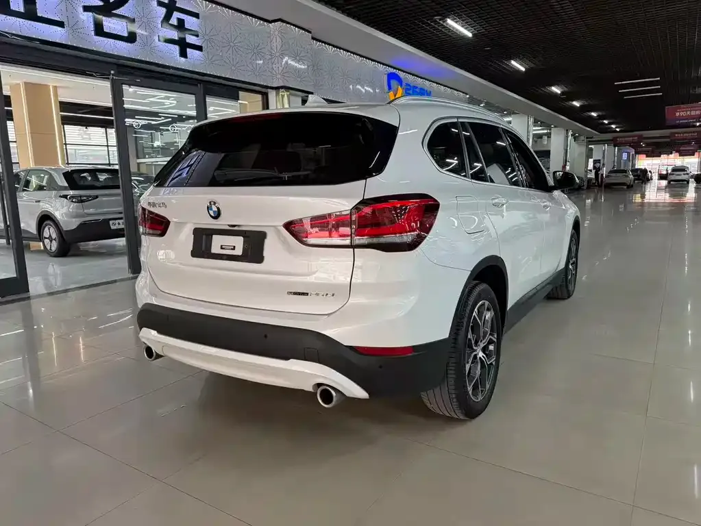 BMW X1 — фото 2
