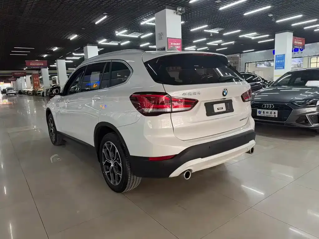 BMW X1 — фото 8
