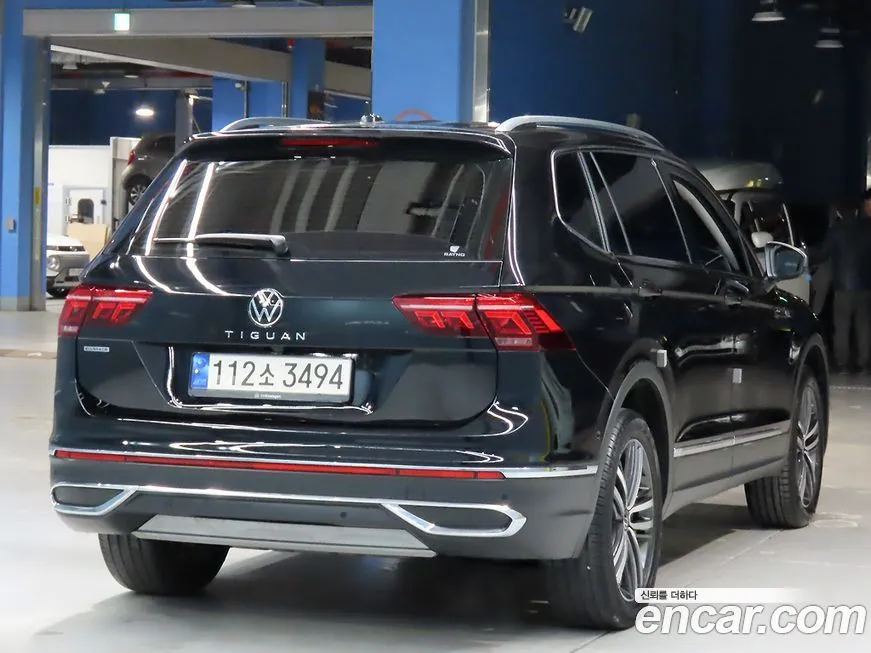 Volkswagen Tiguan — фото 6