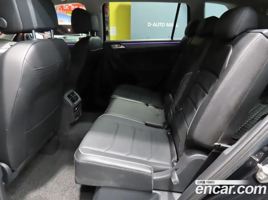 Volkswagen Tiguan — фото 1