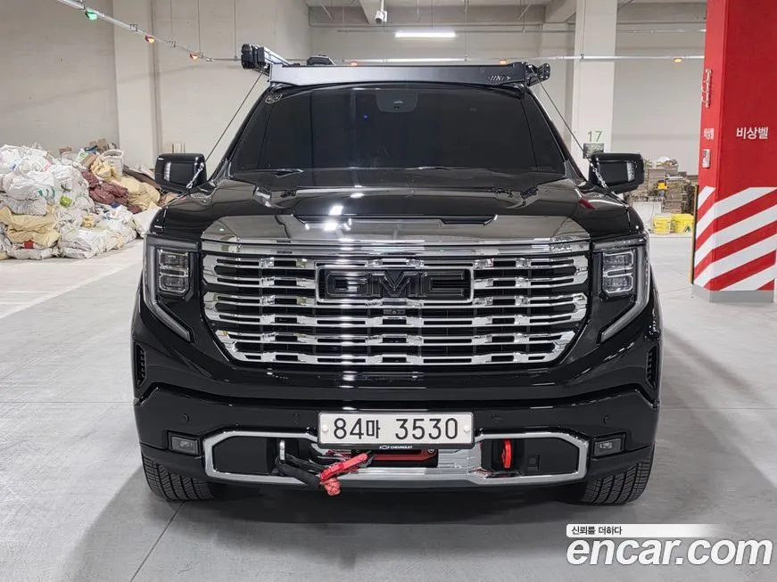 GMC Sierra — фото 1