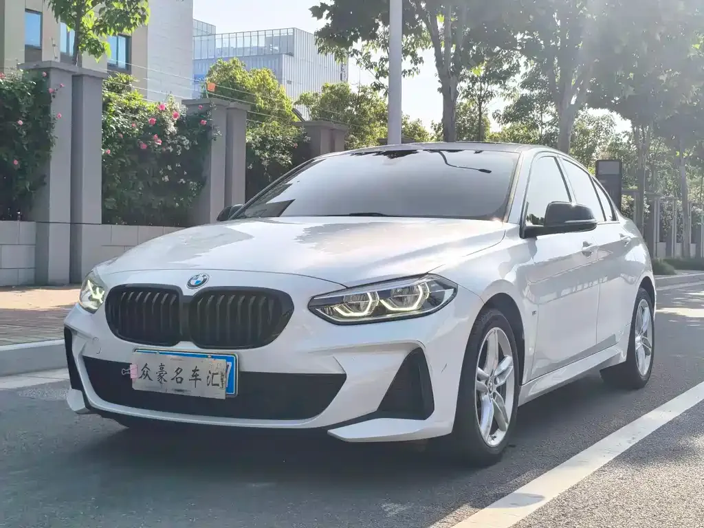 BMW 1 Series — фото 1