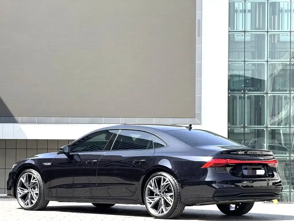Audi A7L — фото 2
