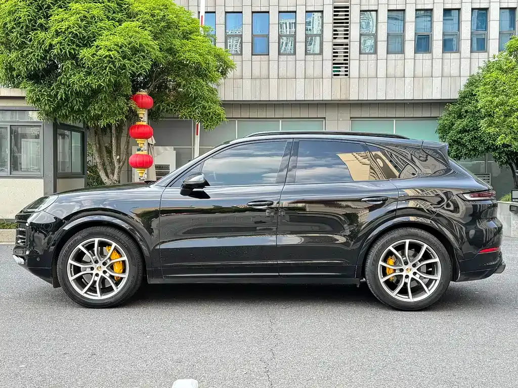 Porsche Cayenne — фото 6