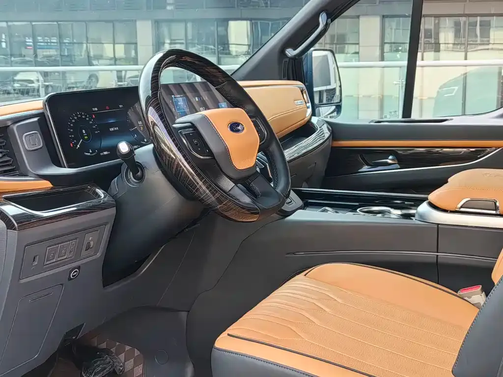 Ford Tourneo — фото 5
