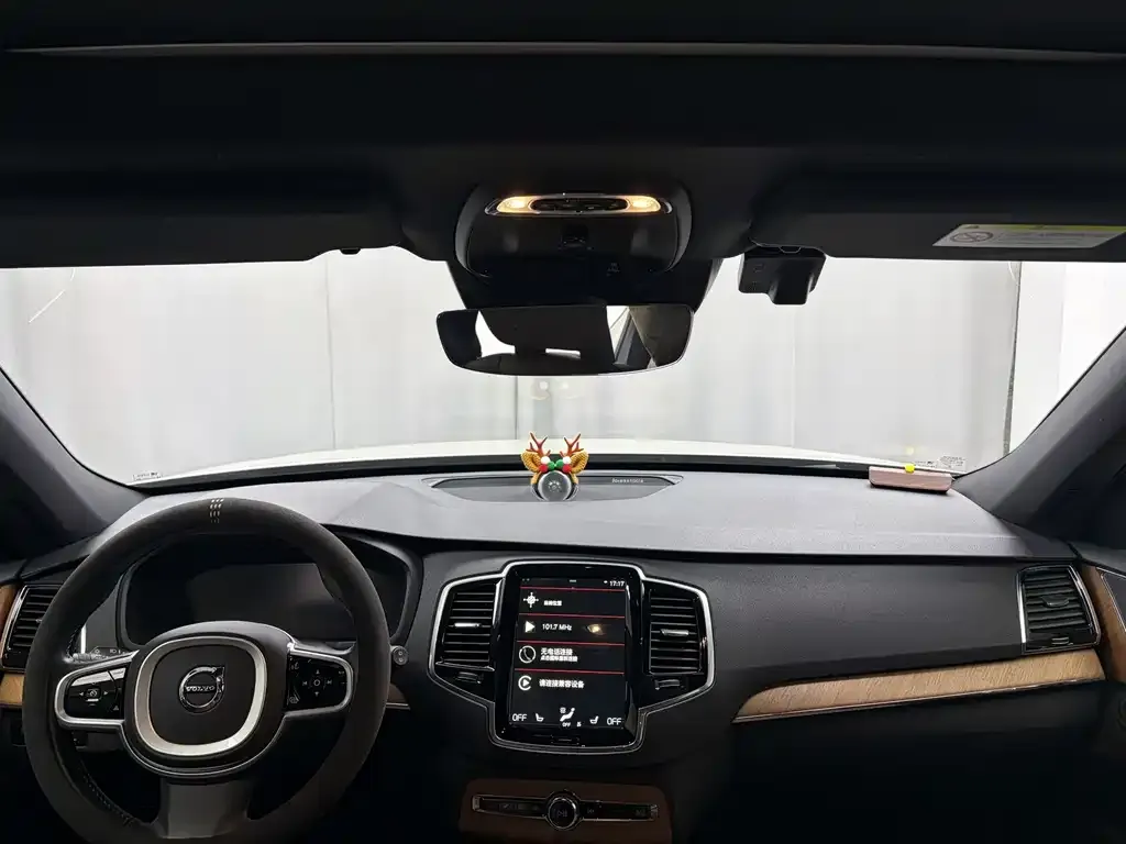 Volvo XC90 — фото 3