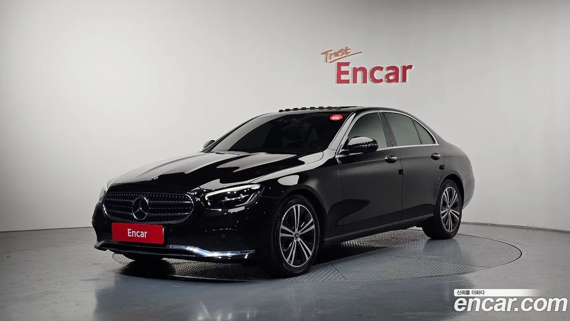 Mercedes-Benz E-Class — фото 1