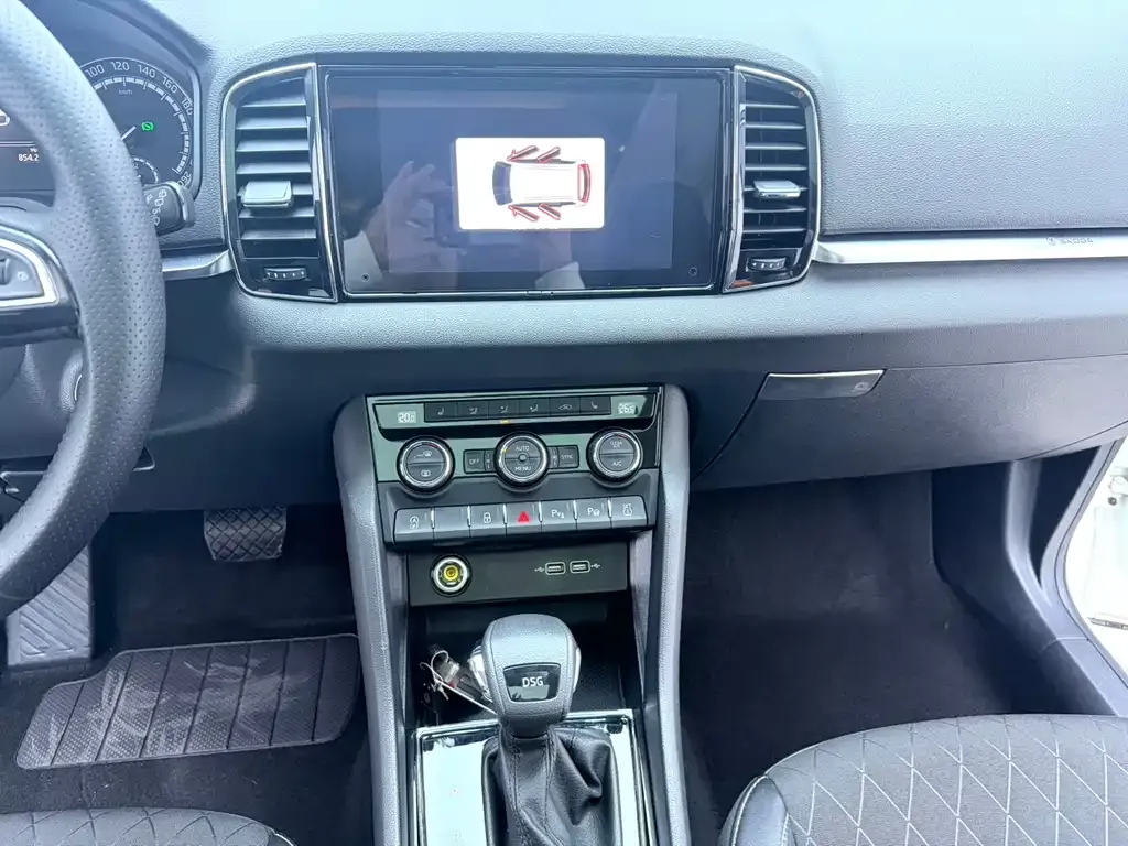 Skoda Karoq — фото 9