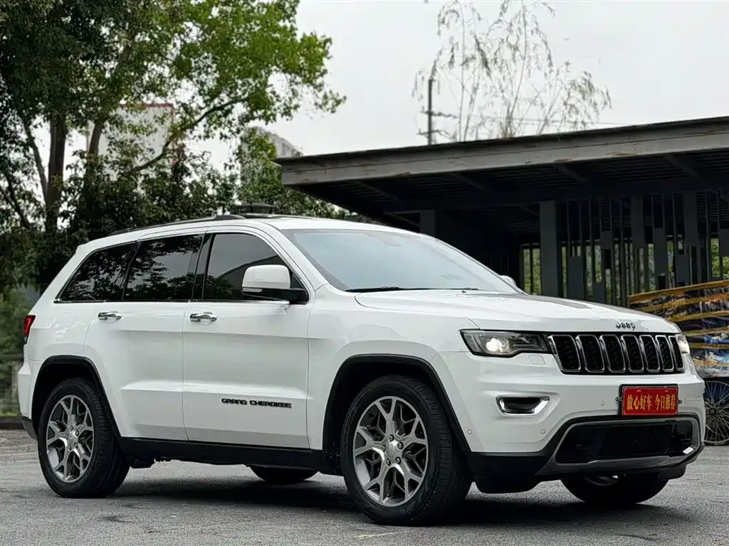 Jeep Grand Cherokee (Import) — фото 1