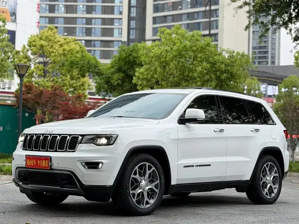 Jeep Grand Cherokee (Import) — фото 9