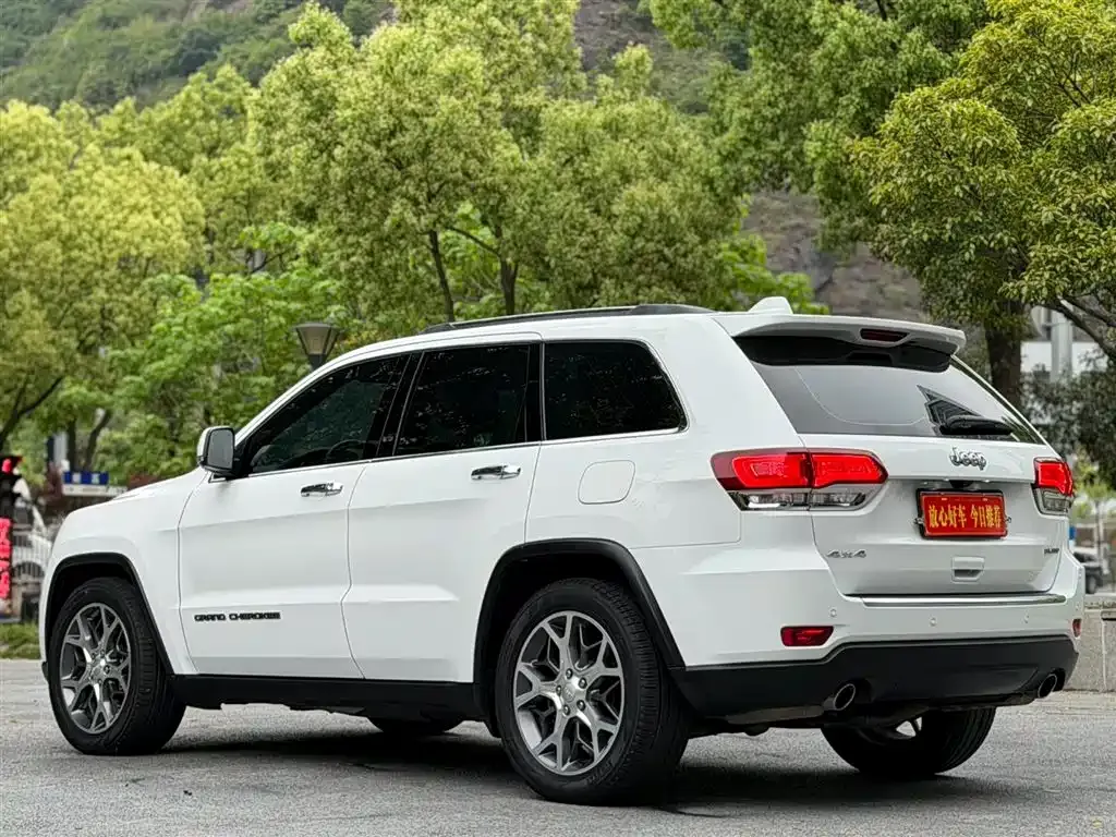 Jeep Grand Cherokee (Import) — фото 6