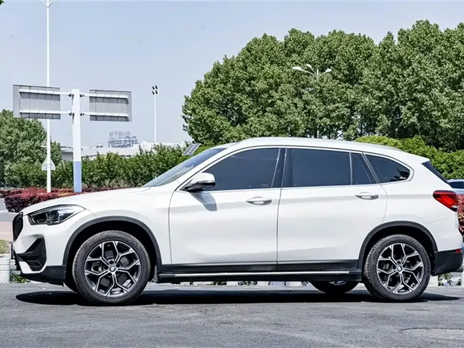 BMW X1 — фото 8