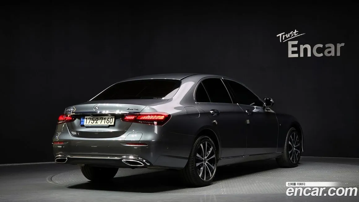 Mercedes-Benz E-Class — фото 5