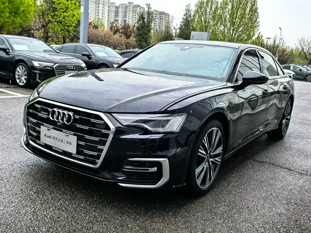 Audi A6L — фото 1