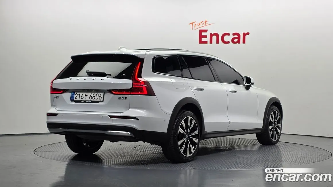 Volvo V60 — фото 4