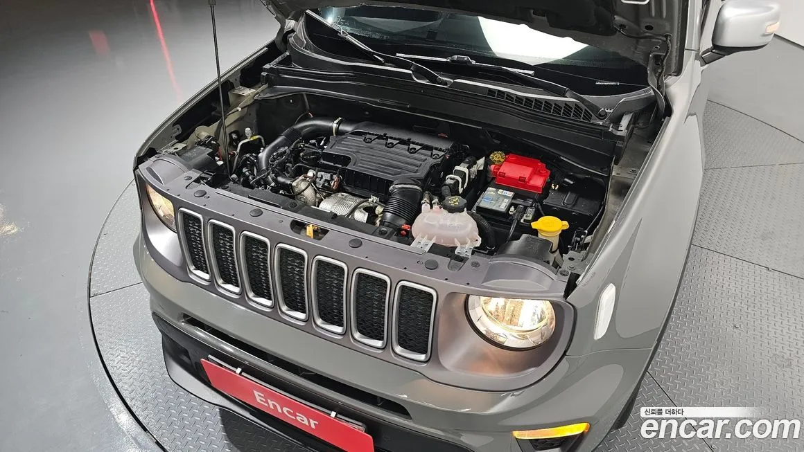 Jeep Renegade — фото 3