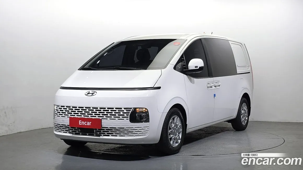 Hyundai Staria — фото 1