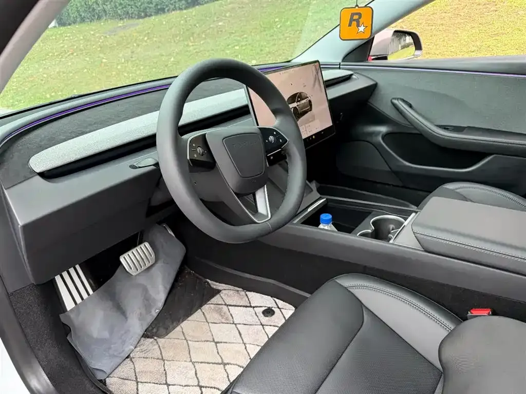 Tesla Model 3 — фото 3