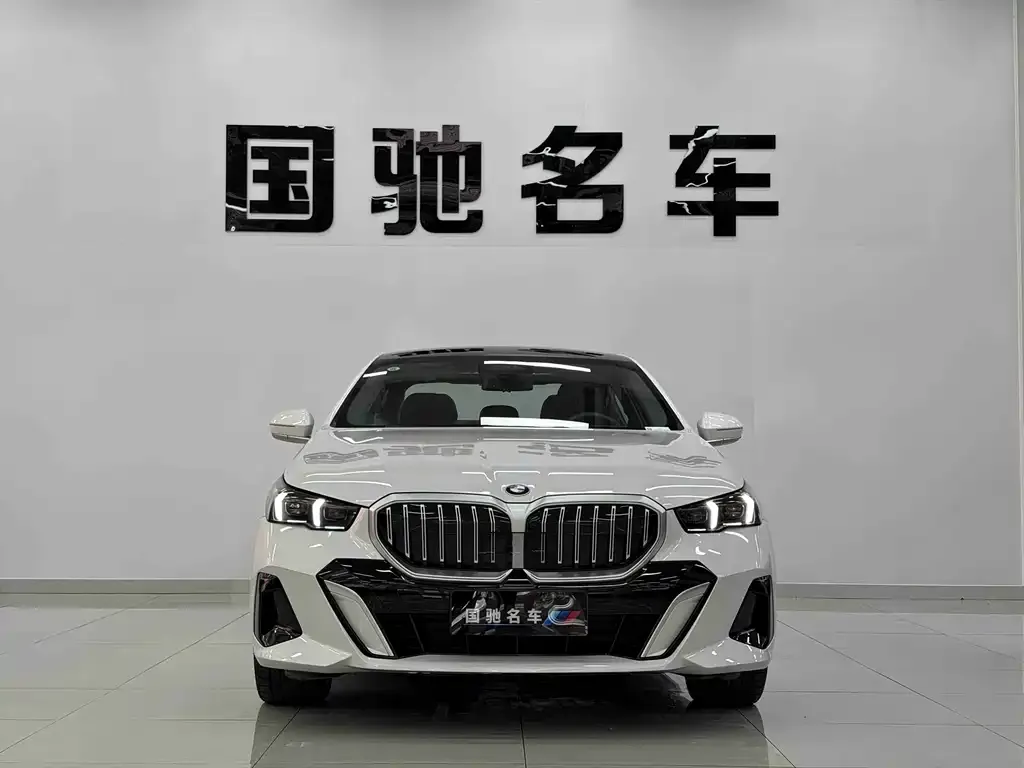 BMW 5 Series — фото 3