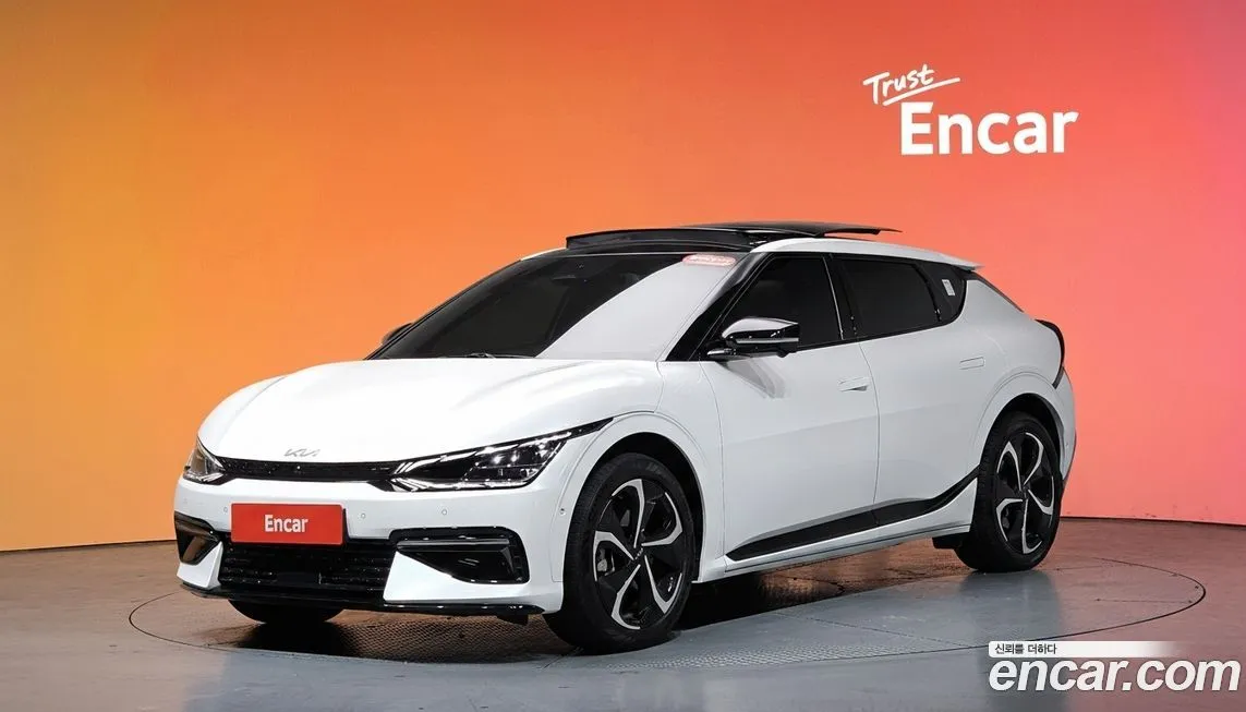 Kia EV6 — фото 1