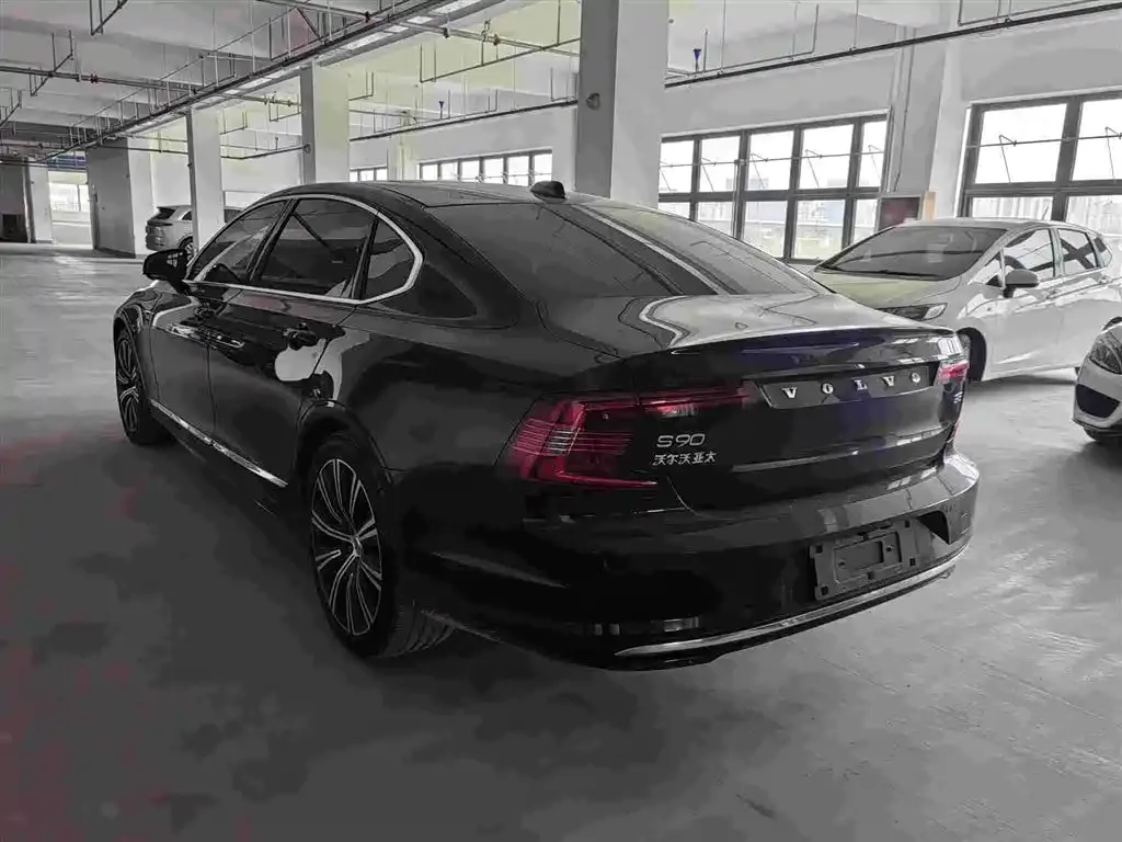 Volvo S90 — фото 6