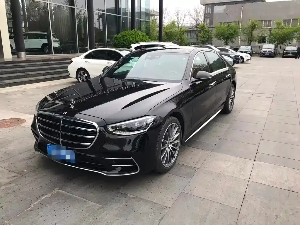 Mercedes-Benz S-Class — фото 1