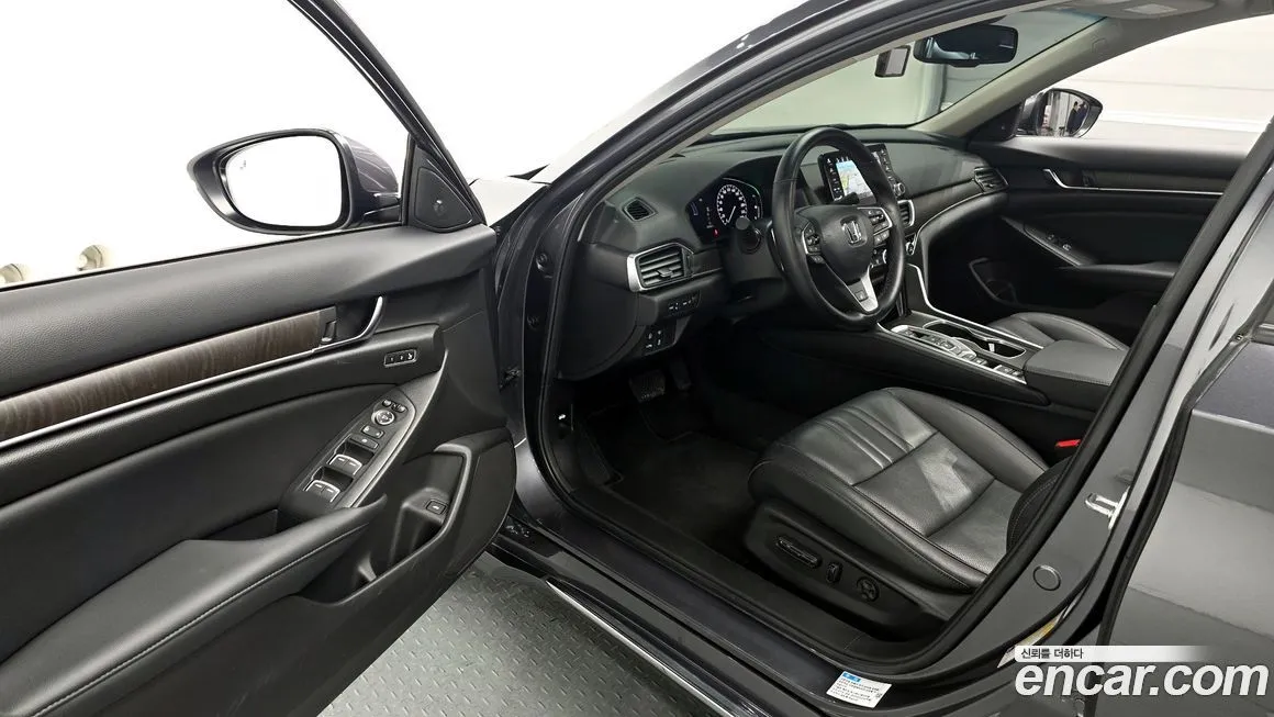 Honda Accord — фото 9