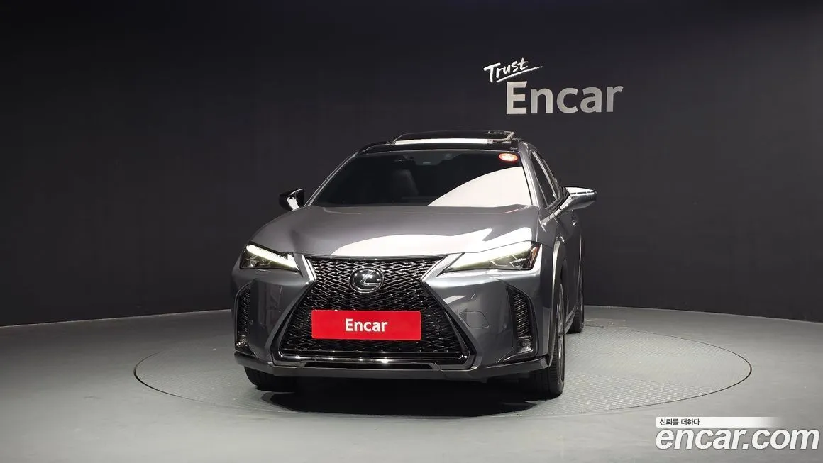 Lexus UX — фото 4