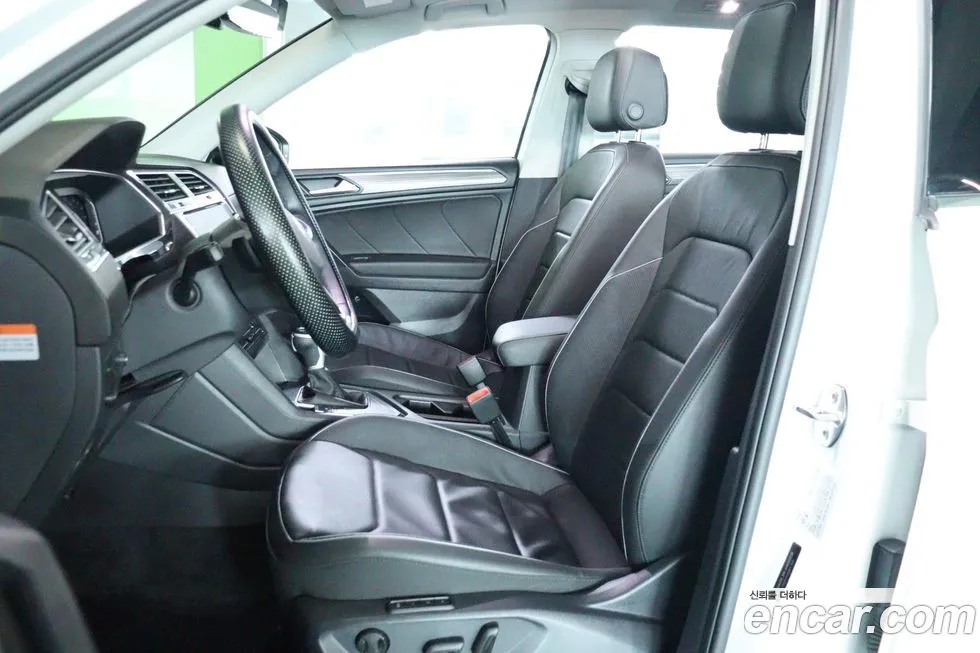 Volkswagen Tiguan — фото 7