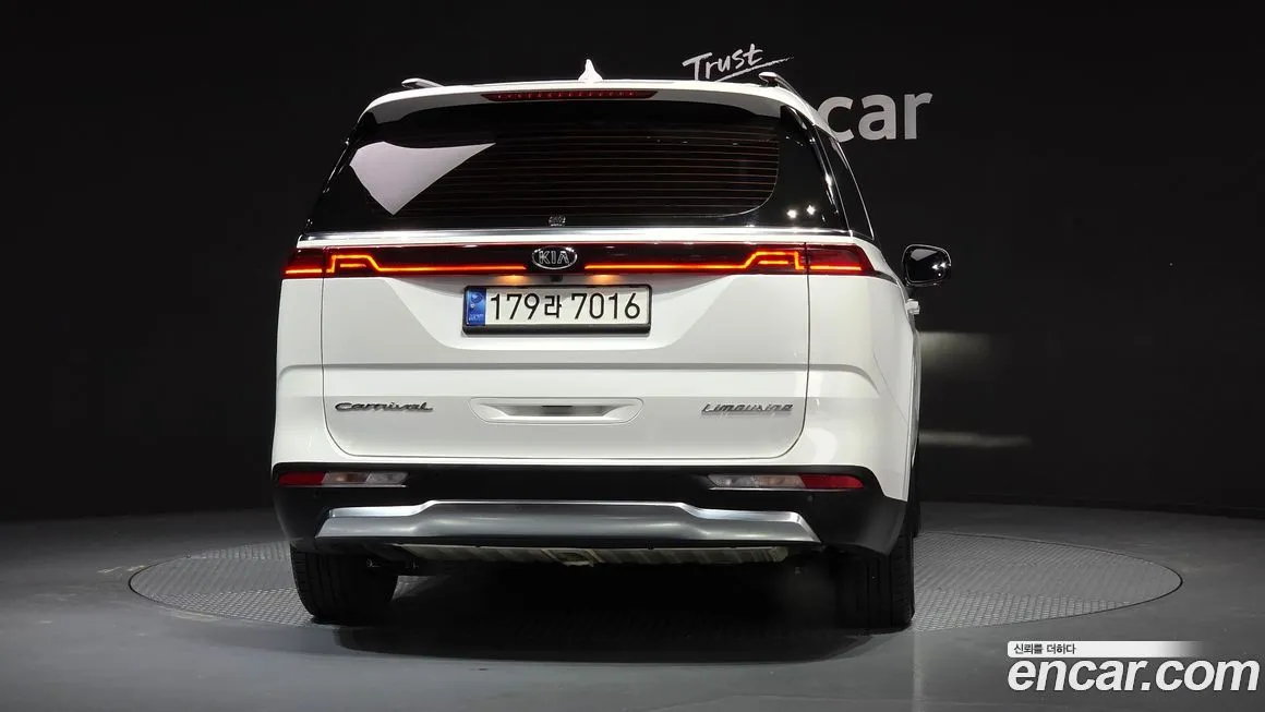 Kia Carnival — фото 2