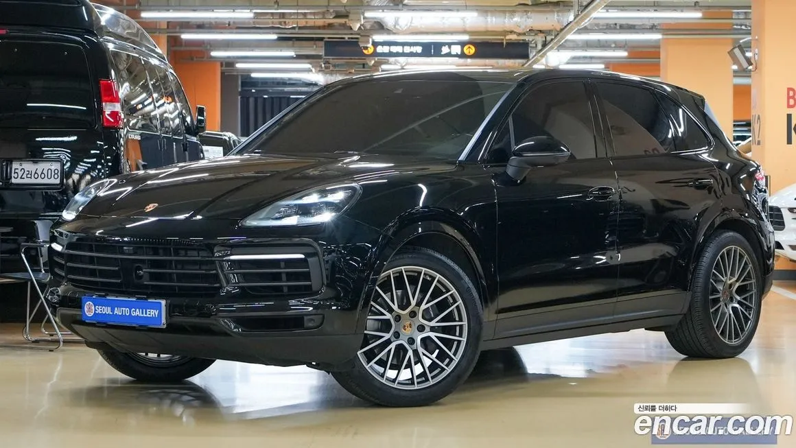 Porsche Cayenne — фото 1