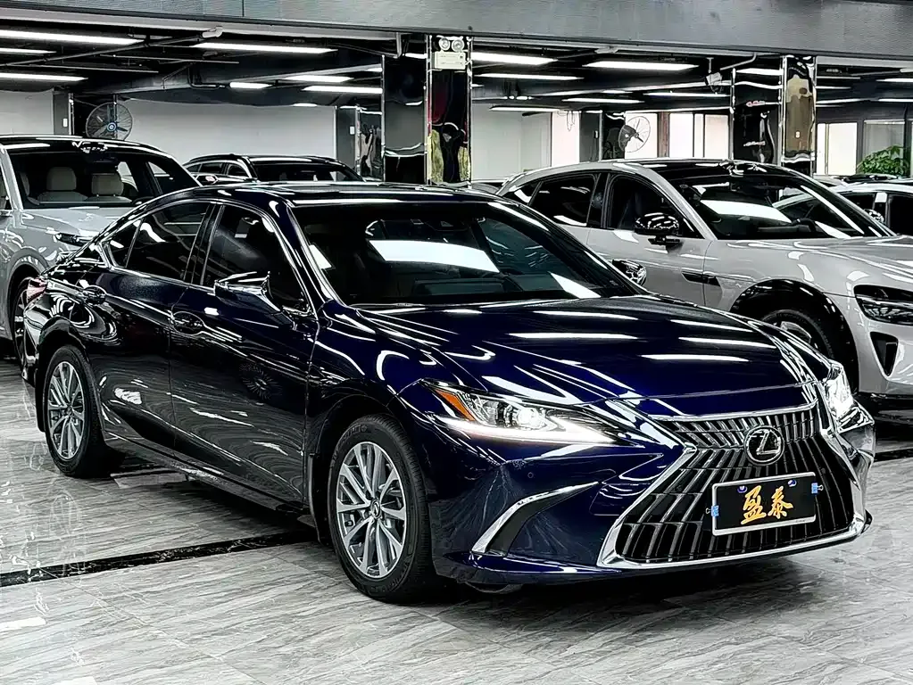 Lexus ES — фото 7