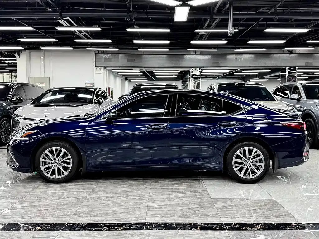 Lexus ES — фото 9