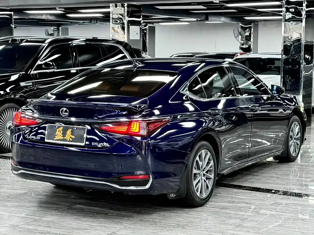 Lexus ES — фото 6