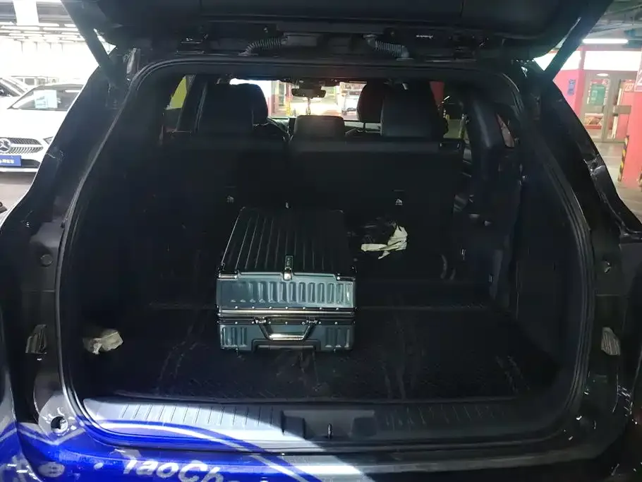 Toyota Crown Kluger — фото 10