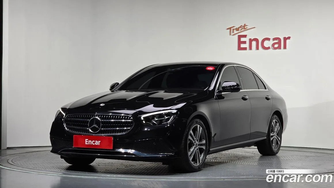 Mercedes-Benz E-Class — фото 1