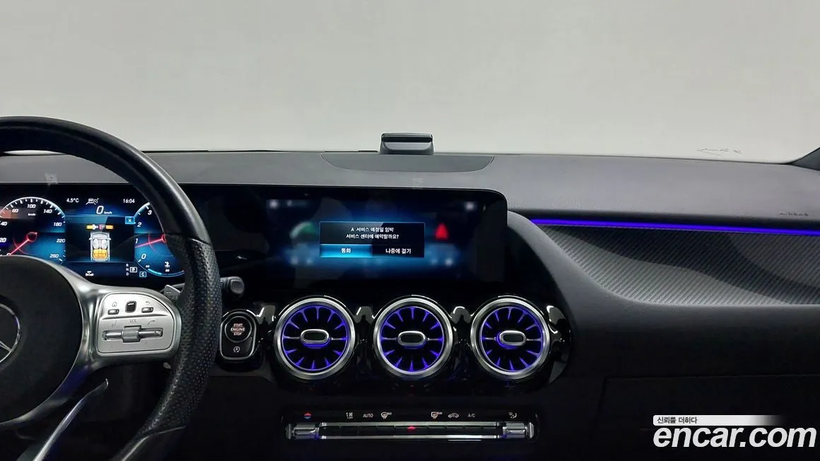 Mercedes-Benz GLA-Class — фото 10