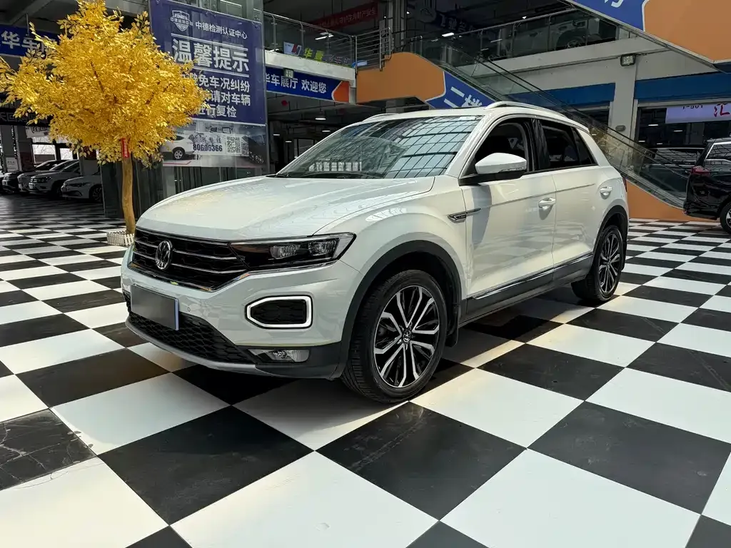 Volkswagen T-Roc — фото 1