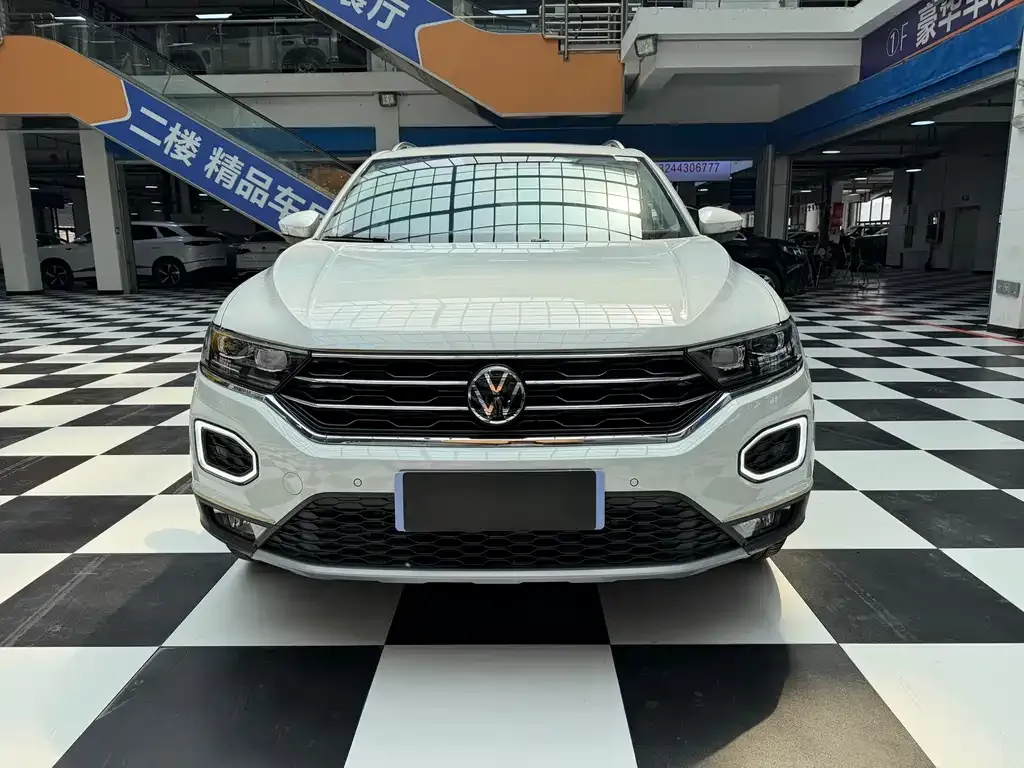 Volkswagen T-Roc — фото 7