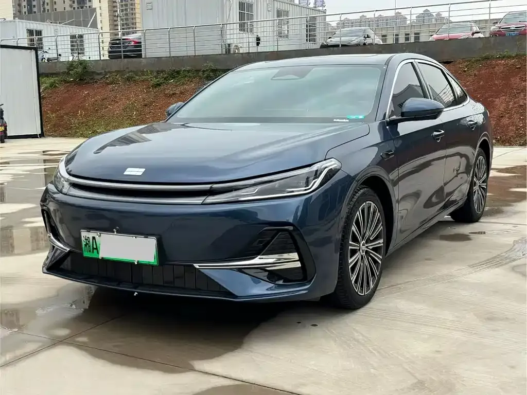 Geely Galaxy A7 — фото 1