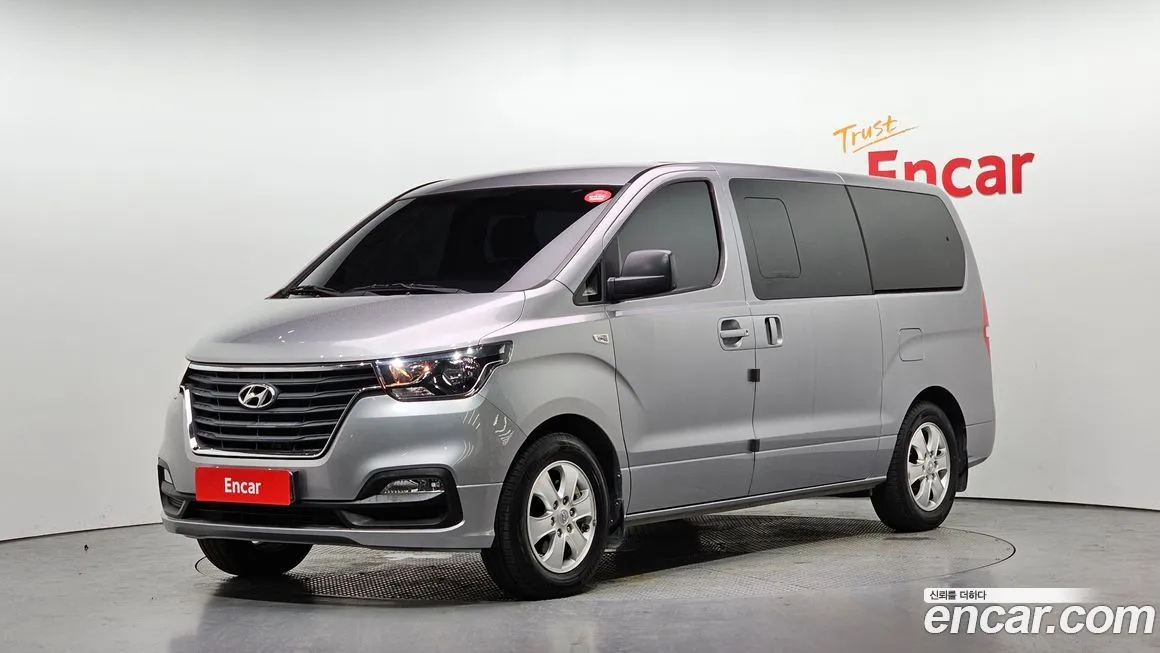 Hyundai Starex — фото 1