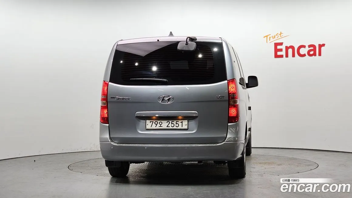Hyundai Starex — фото 3