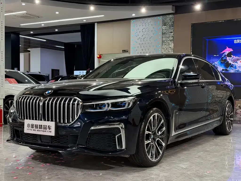 BMW 7 Series — фото 1