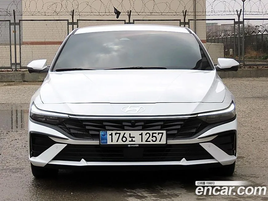 Hyundai AVANTE — фото 1